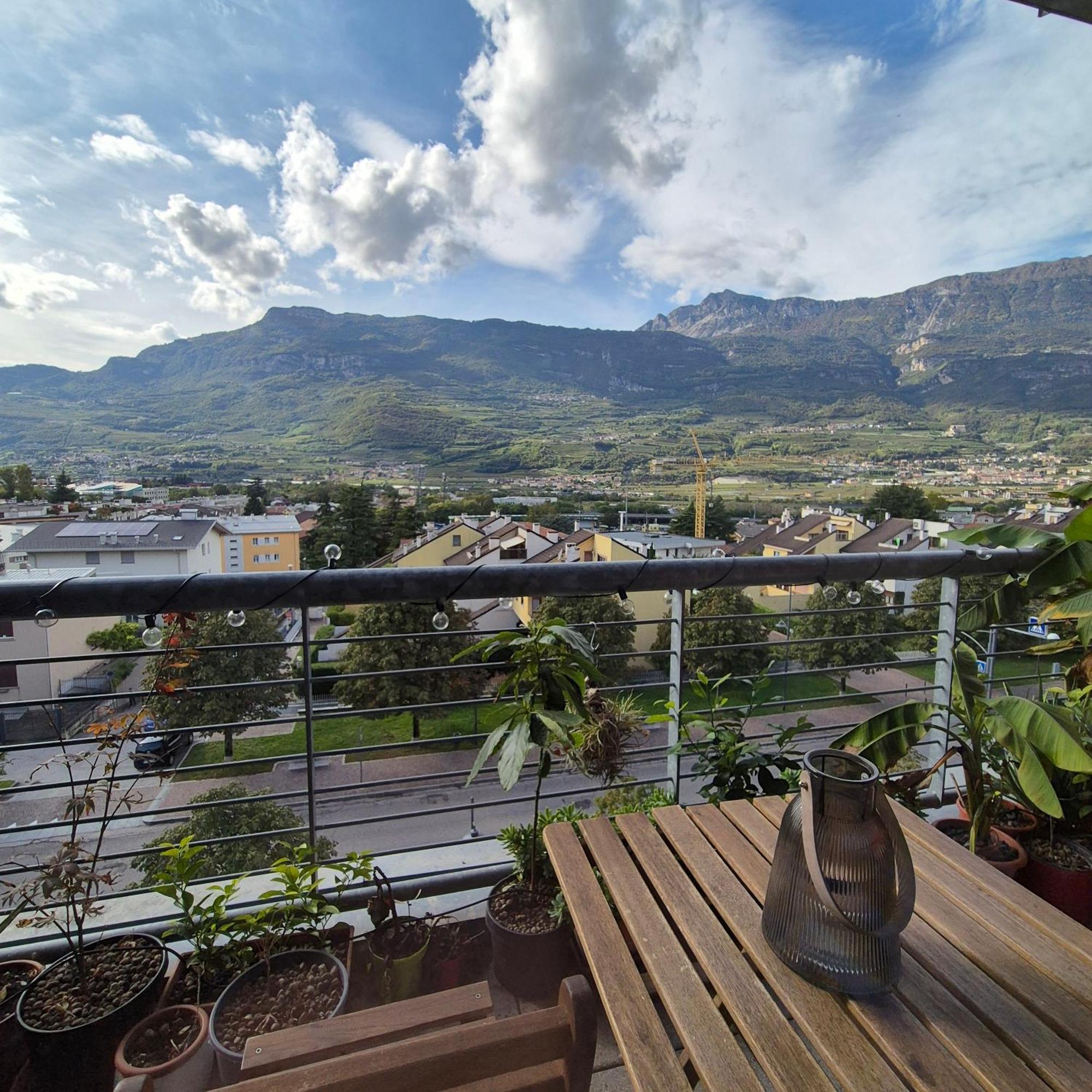Vista Mozzafiato Sulle Alpi Lägenhet Rovereto  Exteriör bild